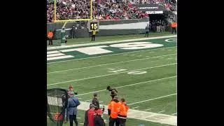 Antonio Brown leaves during game. full video