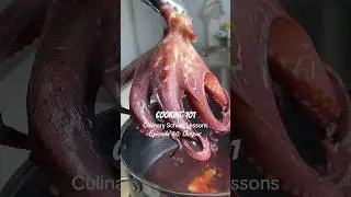 Как приготовить осьминога 🐙 #кулинария #кулинарнаяшкола