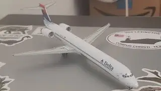 Gemini Jets 1/200 McDonnell Douglas MD-90 Delta Airlines 2000s livery Review. (Last Review Video)