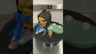 360 Degree View of Mega Construx MOTU Set GWJ75 He-Man Jet Sled #heman #mastersoftheuniverse #toys