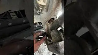 2013-2018 Ram 2500/3500// Easiest way to pull your front axle shaft and wheel hub assembly #cummins