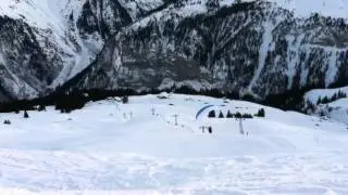 Schiltgrat M&uuml;rren, 2100 Meter Paragliding in Winter - Ski Paragliding
