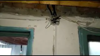 Instalația electrică a casei: circuit prize, circuit de iluminat cu &icirc;ntrerupător dublu.