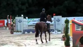 Show jumping basics with Kai