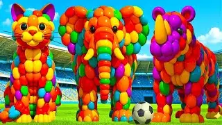 The mascot vibrato assistant Snake placed on the football field is popular, co-produced,and creative