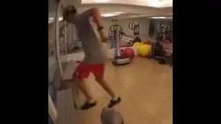 Danny Le&oacute;n y sus ejercicios en iQtra Medicina Avanzada, parte II.
