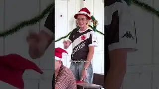 ESCOLINHA DE NATAL - LOLI GEBIEN #indavirus #loligebien #videosengracados #humor #comedia #escolinha