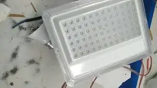 All part describes 100 watt flood light