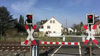 RE 11 (RRX) nach Paderborn Hbf am B&Uuml; Elsen Bahnhof
