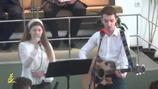 Ema si Oana - Tanar plin de farmec si viata
