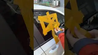 What to do if you lock your car keys and phone in your car? Free solution!