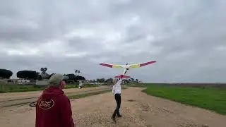 Erv Flies his Three-Meter Knome 12.20.2025