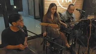 Shakira &mdash; Whenever, Wherever cover song live music by On The Spot band