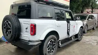 Electric side step/running board for Ford Bronco.