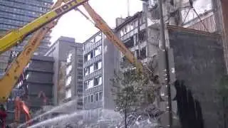 Demolition of a building (Frankfurt am Main Germany)