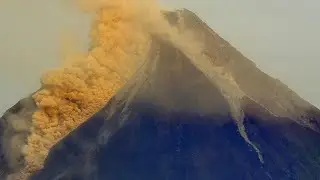 Caught on Camera: Large Pyroclastic Flow at Mayon Volcano (Jan 8, 2026)