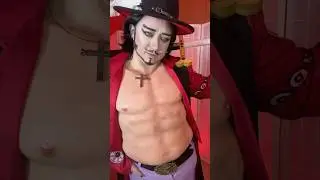 I met Steven John Ward and he was upset I didn&rsquo;t cosplay Mihawk when I met him😅 #mihawk #onepiece
