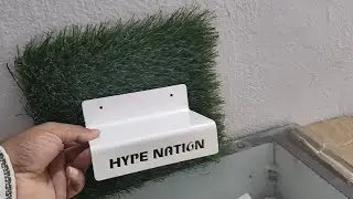 Put the shoe tray directly on the wall or put grass on it.