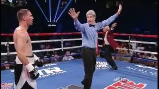 Inspector runs halfway across the ring to stop the fight in the 4th #LMAO