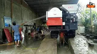 Washing Process of the Yanmar YH-850 Combine Rice Harvester