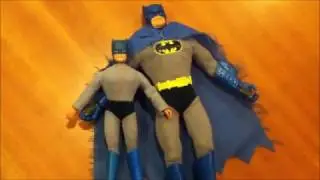 Mego 12 inch Magnetic Batman (1978) - MIKE PLAYS WITH TOYS #40