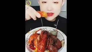 Beautiful Woman Enjoys Eating Spicy Crayfish & Blue Lobster | Sweet and Juicy Seafood Mukbang