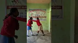 self defense techniques 🥰 #atschool #selfdefense #selfdefence #viral