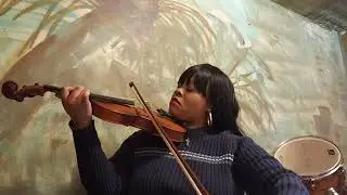 Learning how to play the violin 🎻 in music school ￼| Sheena Chi Chi beauty ￼ ￼