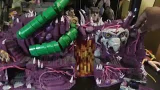 MEGA construe Blox snake Mountain.  building the MOTU Playlet