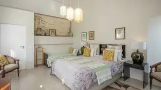 Chas Everitt - 9 Bedroom House for Sale in Marina Da Gama