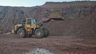 Hjullastare Volvo L180G  Spakstyrning V&aring;g - 20251209_142354.mp4