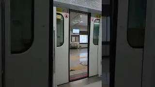 #Korea 🇰🇷 #metro train doors closing chime #shorts