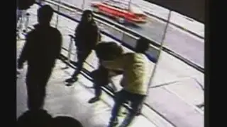 CCTV of thief hit by bus after robbing woman in Colombia