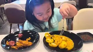 First time tries Viet Voyage buffet in Dallas 