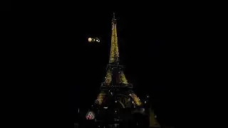 This is your sign to book a night boat tour on the Seine River in Paris🤩✨🌌