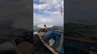 Battle with Giant Trevally in Rough Seas ❗️🔥 #shorts #tackletips