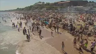 Packed U.K. beaches spark new COVID-19 concerns
