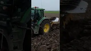 Ploughing #johndeere #tractor #plowing #pfl&uuml;gen #agriculture #ploegen #Rumptstad #akkerbouw #farm