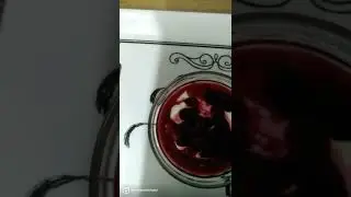 dessert / natural yoghurt flavoured with mixed currant compote