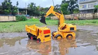 Excavator, Tractor, Dump Truck for construction | Toy Car vs Toy Car Battle