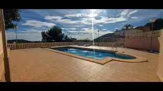 Bungalow con piscina y vistas en #Calpe