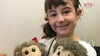 Paola, la primera niña con dos implantes cocleares