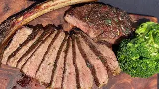 Grilling a Tomahawk Steak 🥩- Jeronimos Kitchen