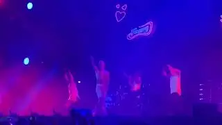 Justin Bieber - Confident- Live at Lucca Summer Festival