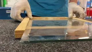 Sk&auml;ra glas till f&ouml;nster p&aring; frihand