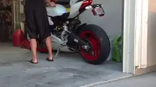 2014 Ducati 899 Panigale Rev to redline