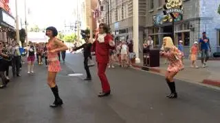 Austin Powers Dance at Movieworld