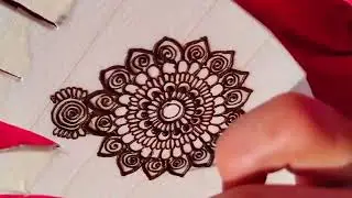 Creative mehendi design fake hands bt real mehendi #enjoy