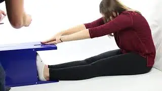 Как использовать бокс для развития гибкости туловища Baseline&reg; Sit n' Reach&reg;