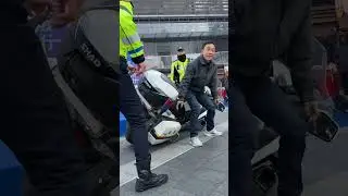 The boy gave a slip to the traffic police officer #new #facts #viral #ytshorts #trendingshort